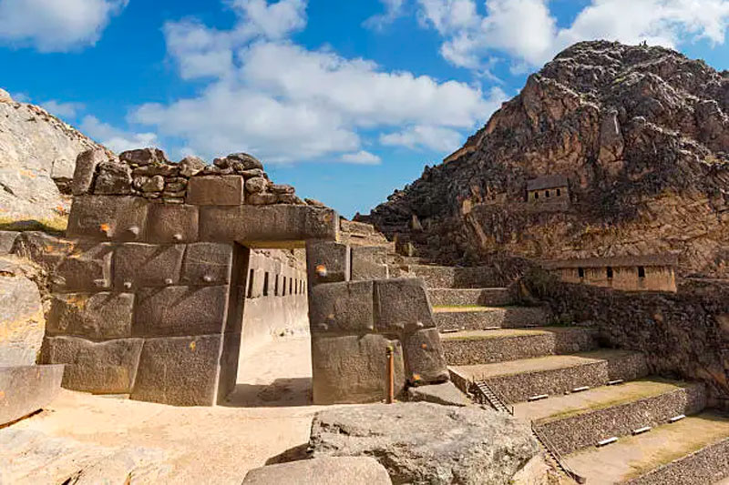 Tours Machu Picchu by train Full Day & from Cusco Peru