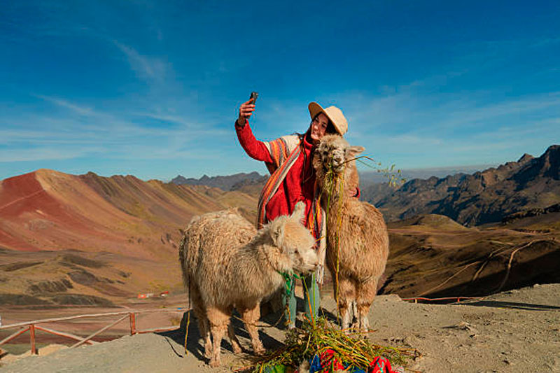 Classic Rainbow Mountain (Vinicunca) Full-Day Trek